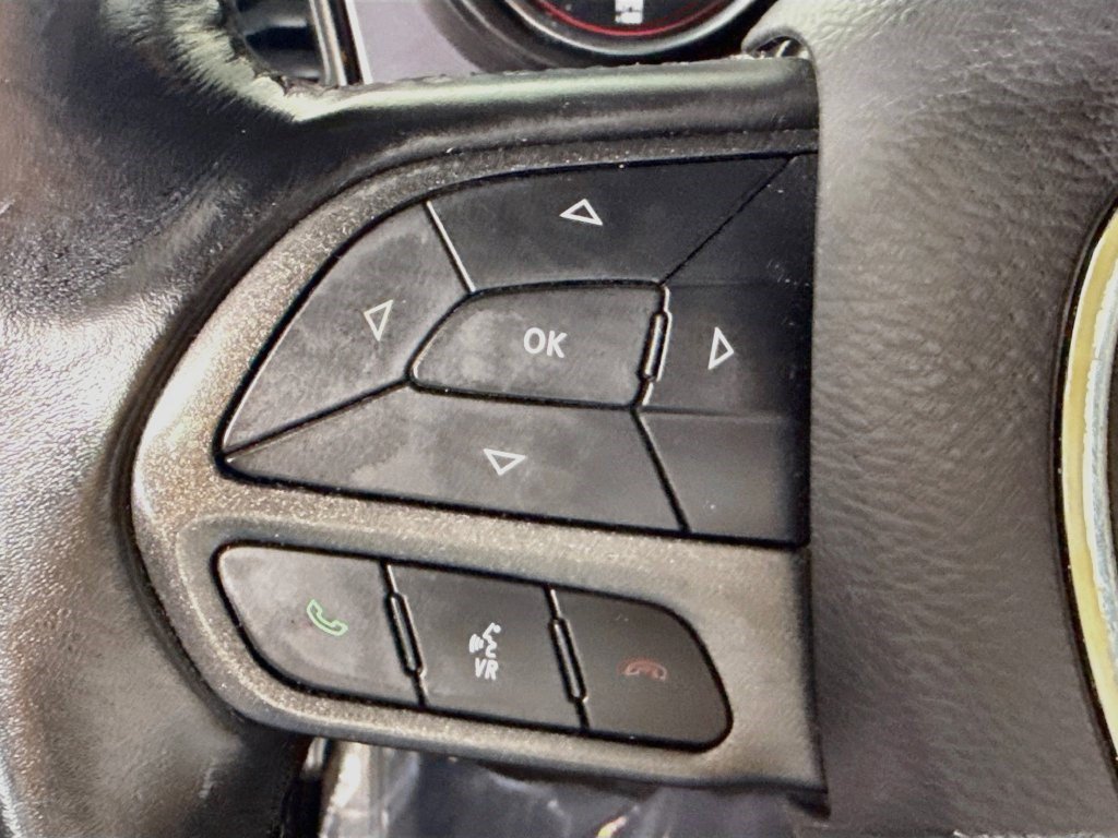 Used 2023 Dodge Challenger SXT RWD image 13