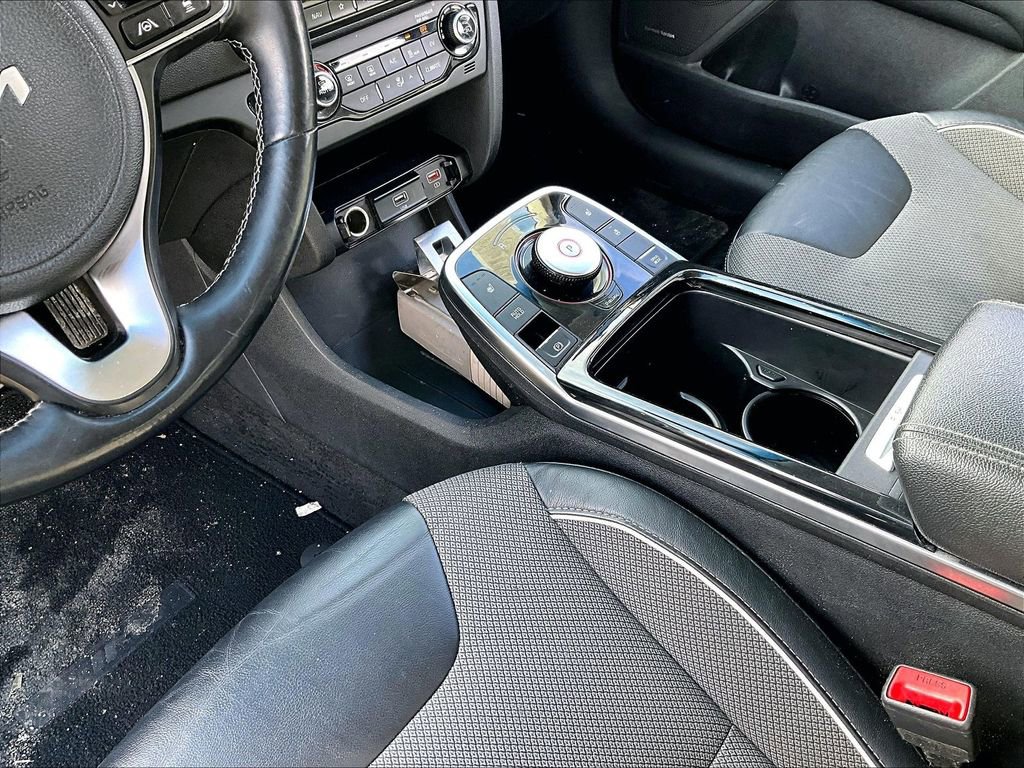 Used 2022 Kia Niro EX w/ Cold Weather Package image 12