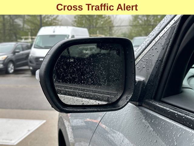 Used 2024 Chevrolet Traverse LT image 8