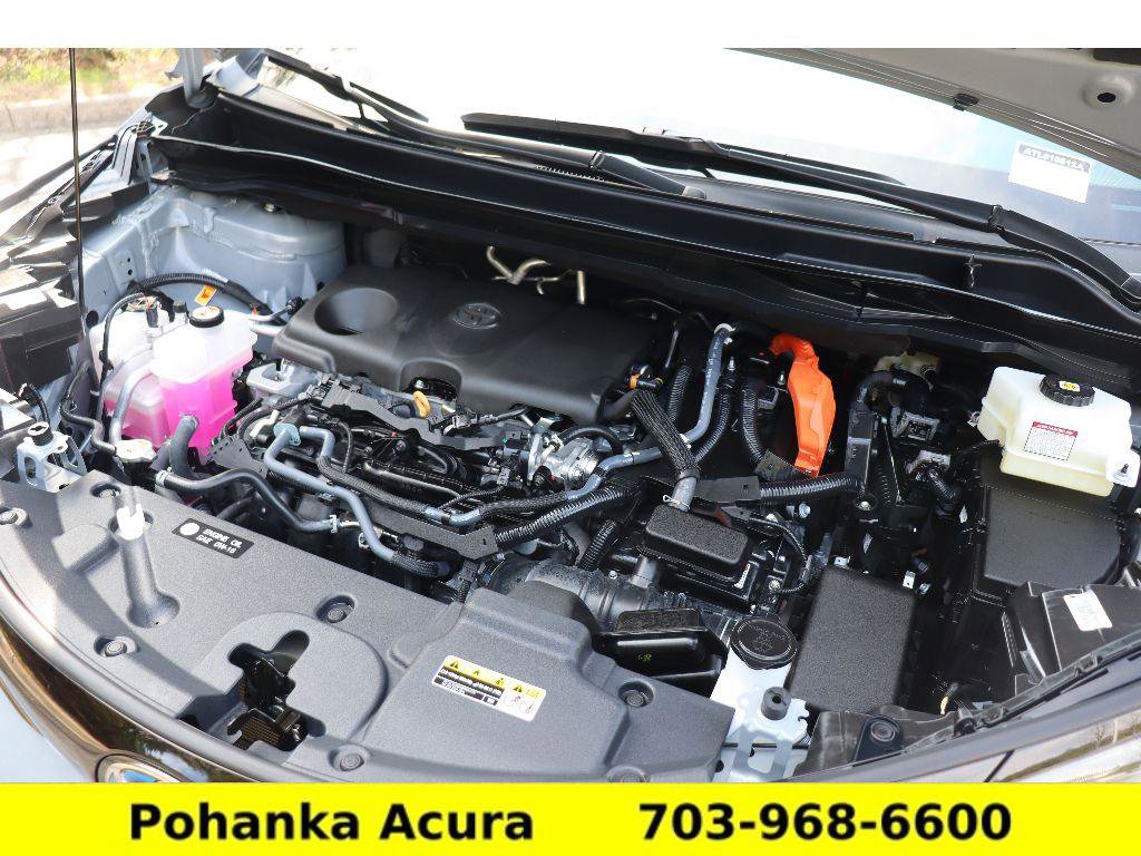 Used 2025 Toyota Sienna XLE Woodland Edition image 37