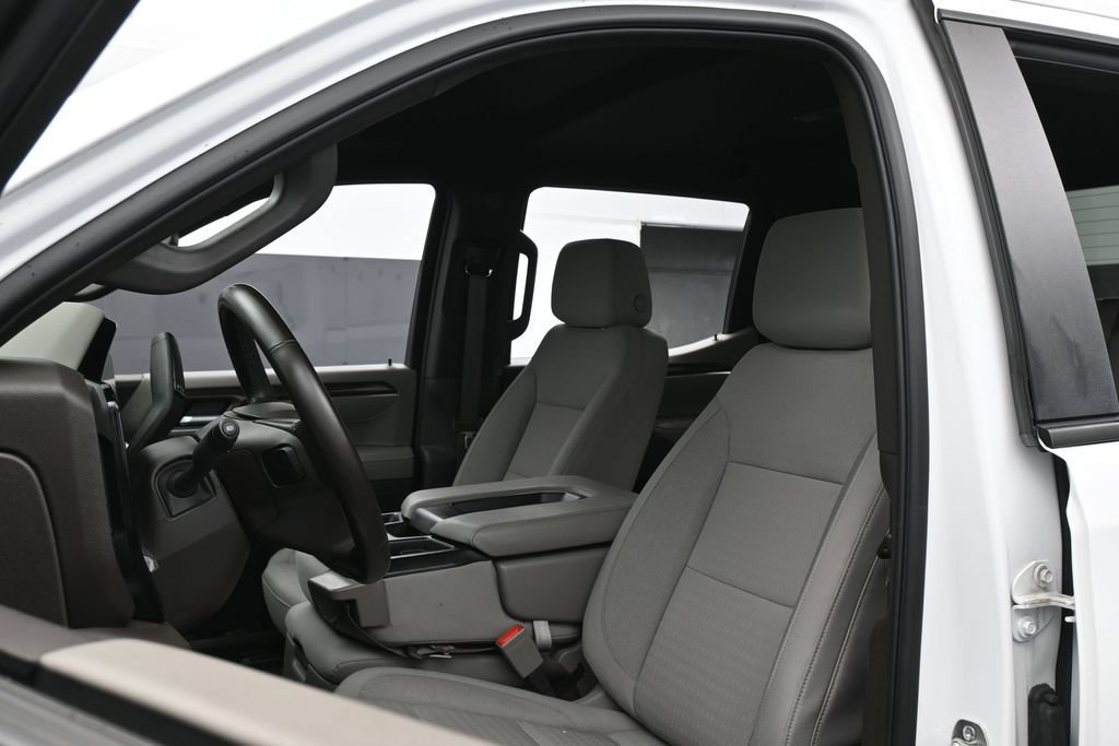 Used 2025 Chevrolet Silverado 1500 LT RWD image 10