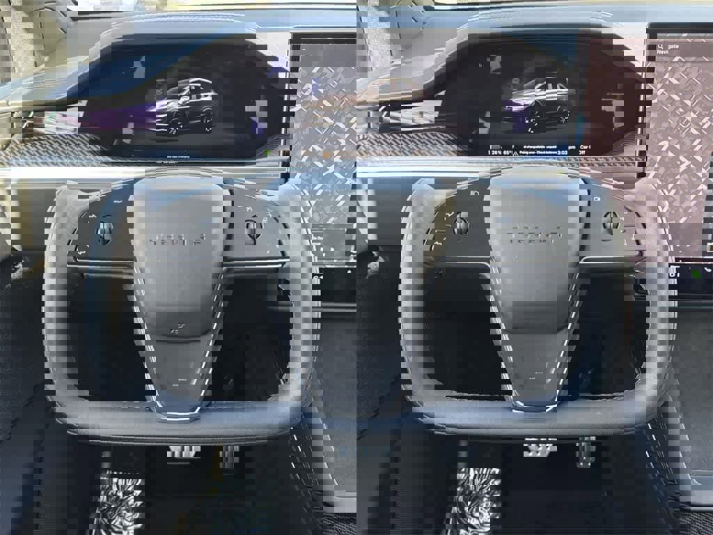 Used 2022 Tesla Model X Plaid image 13