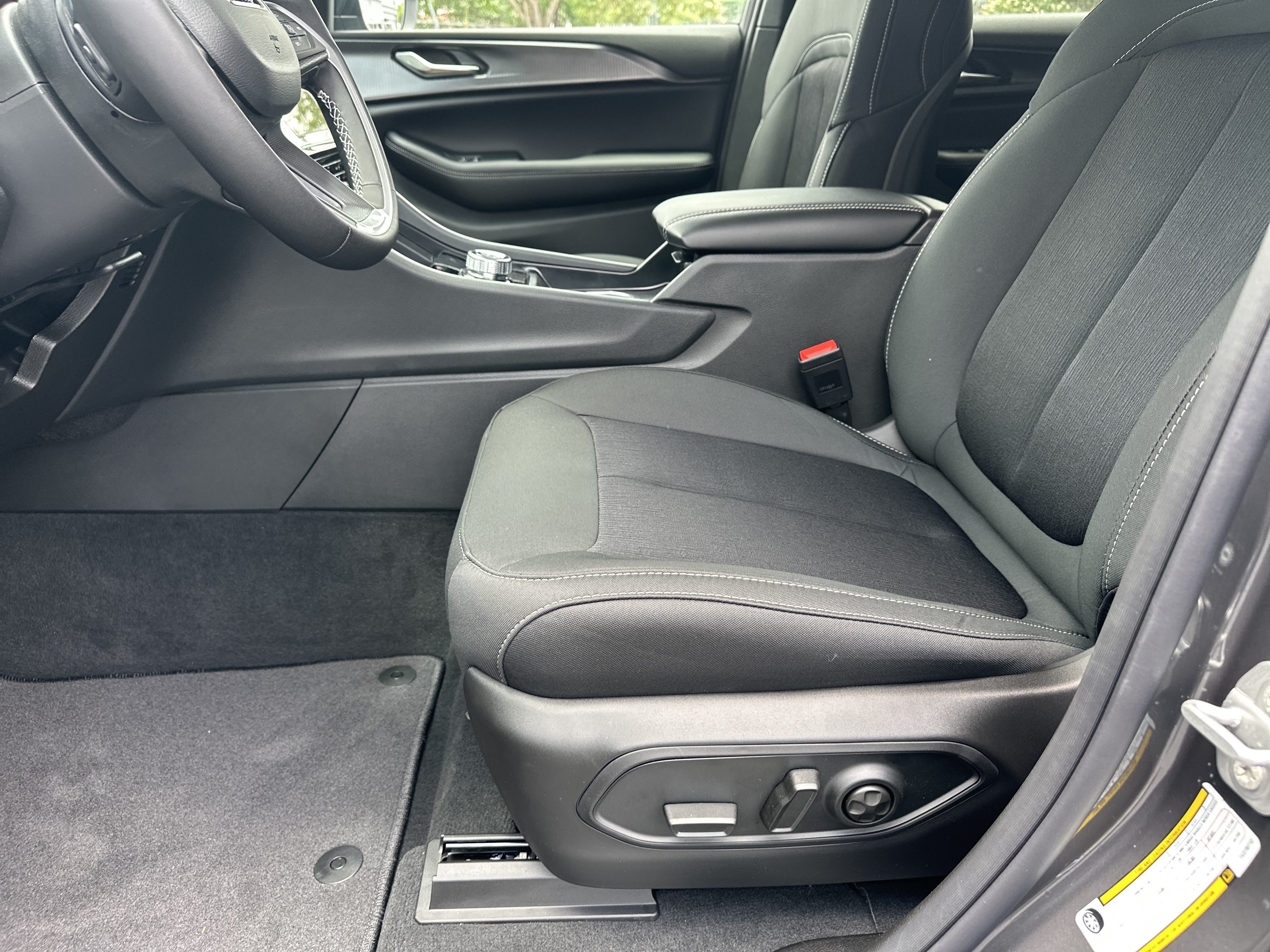 New 2026 Jeep Grand Cherokee Laredo X RWD image 11