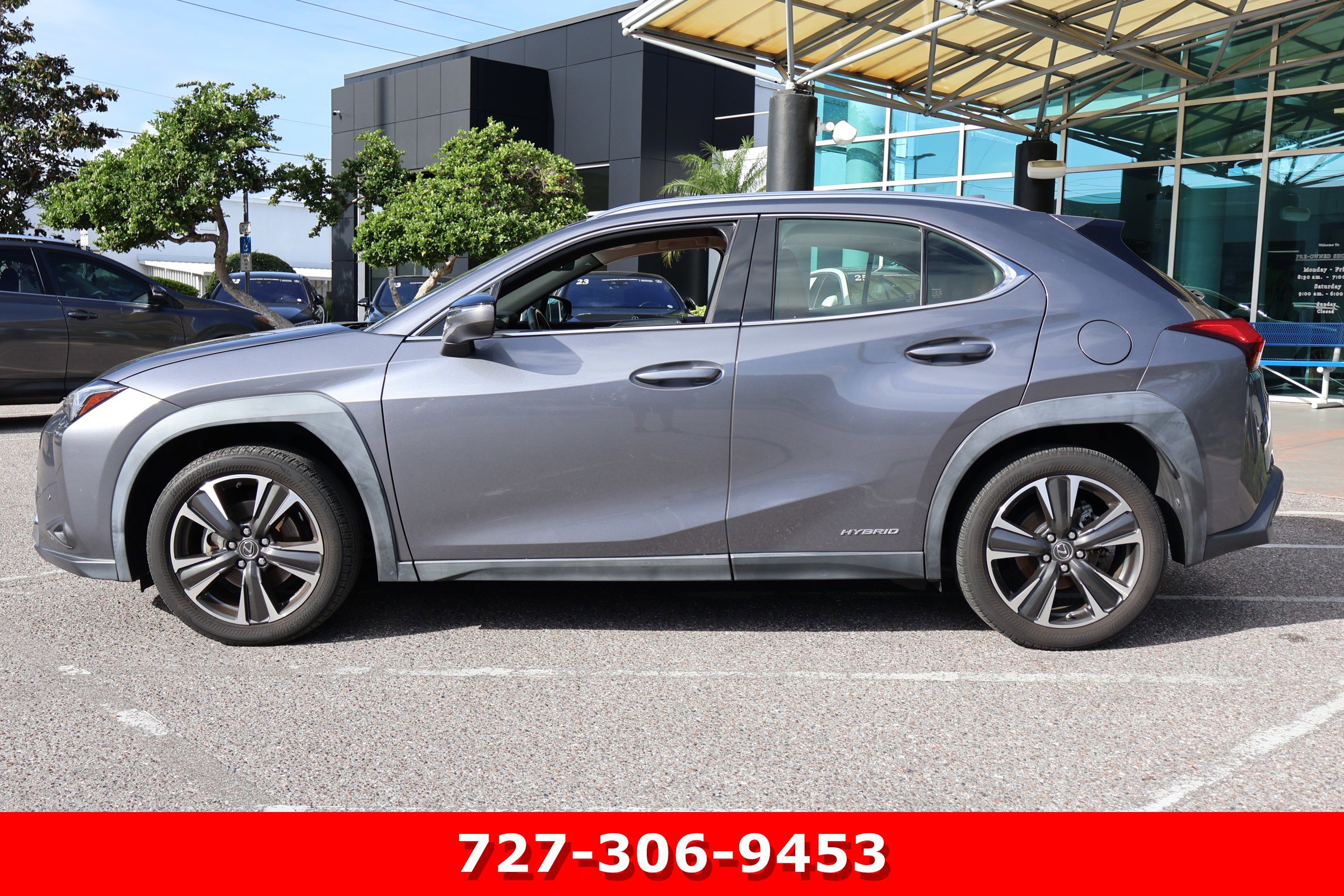 Used 2019 Lexus UX 250h w/ Premium Package image 6
