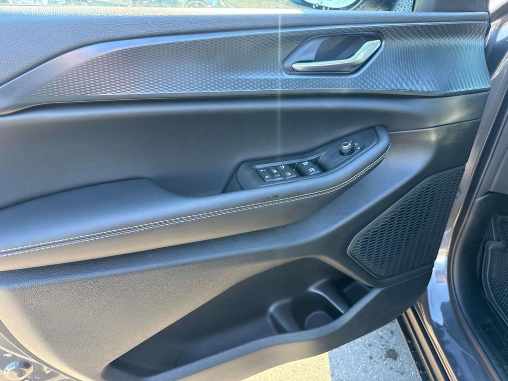 New 2025 Jeep Grand Cherokee Laredo X RWD image 16