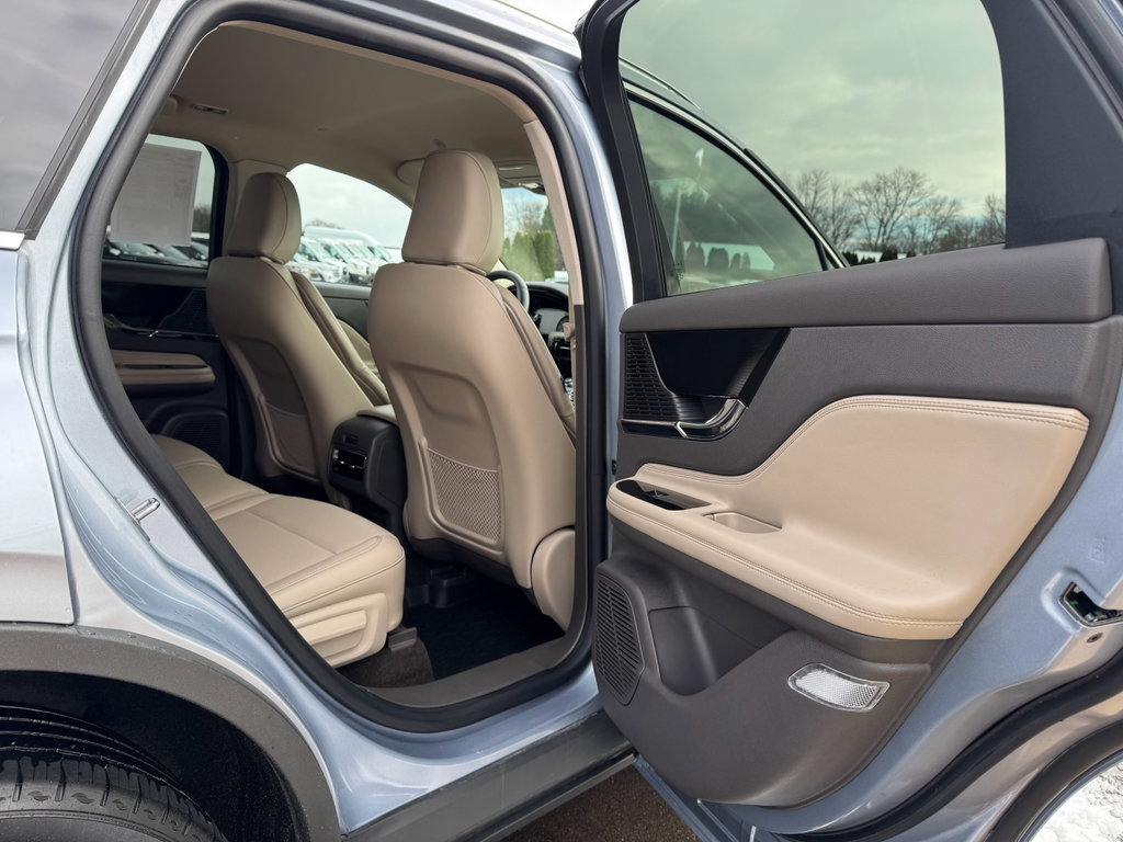 Certified 2022 Lincoln Corsair 4WD w/ Equipment Group 101A image 17