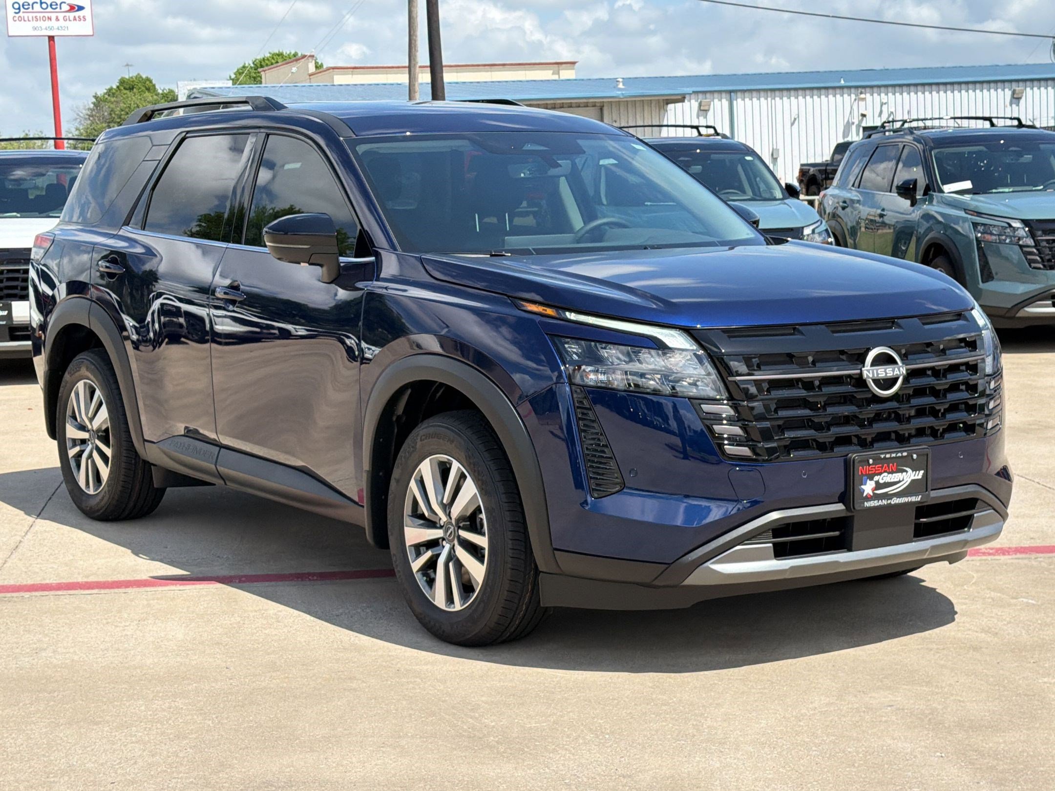 New 2026 Nissan Pathfinder SL image 7