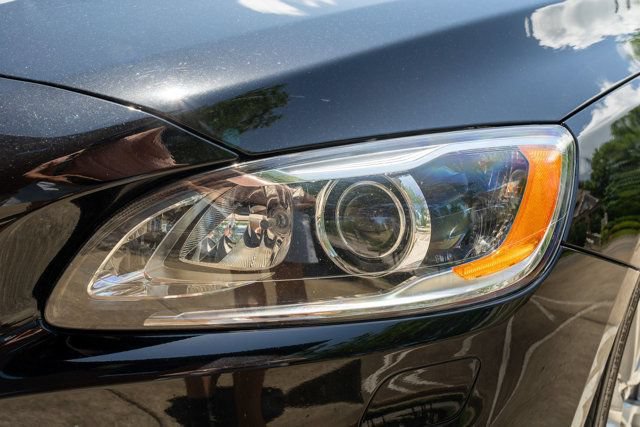 Used 2017 Volvo S60 T5 Inscription Platinum w/ Climate Package FWD image 10