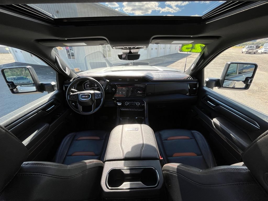 Used 2025 GMC Sierra 3500 AT4 w/ AT4 Premium Plus Package AWD/4WD image 13