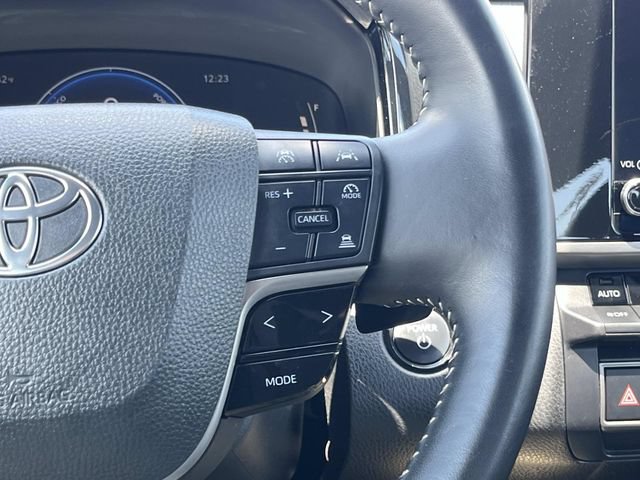 Used 2025 Toyota Camry SE FWD image 30