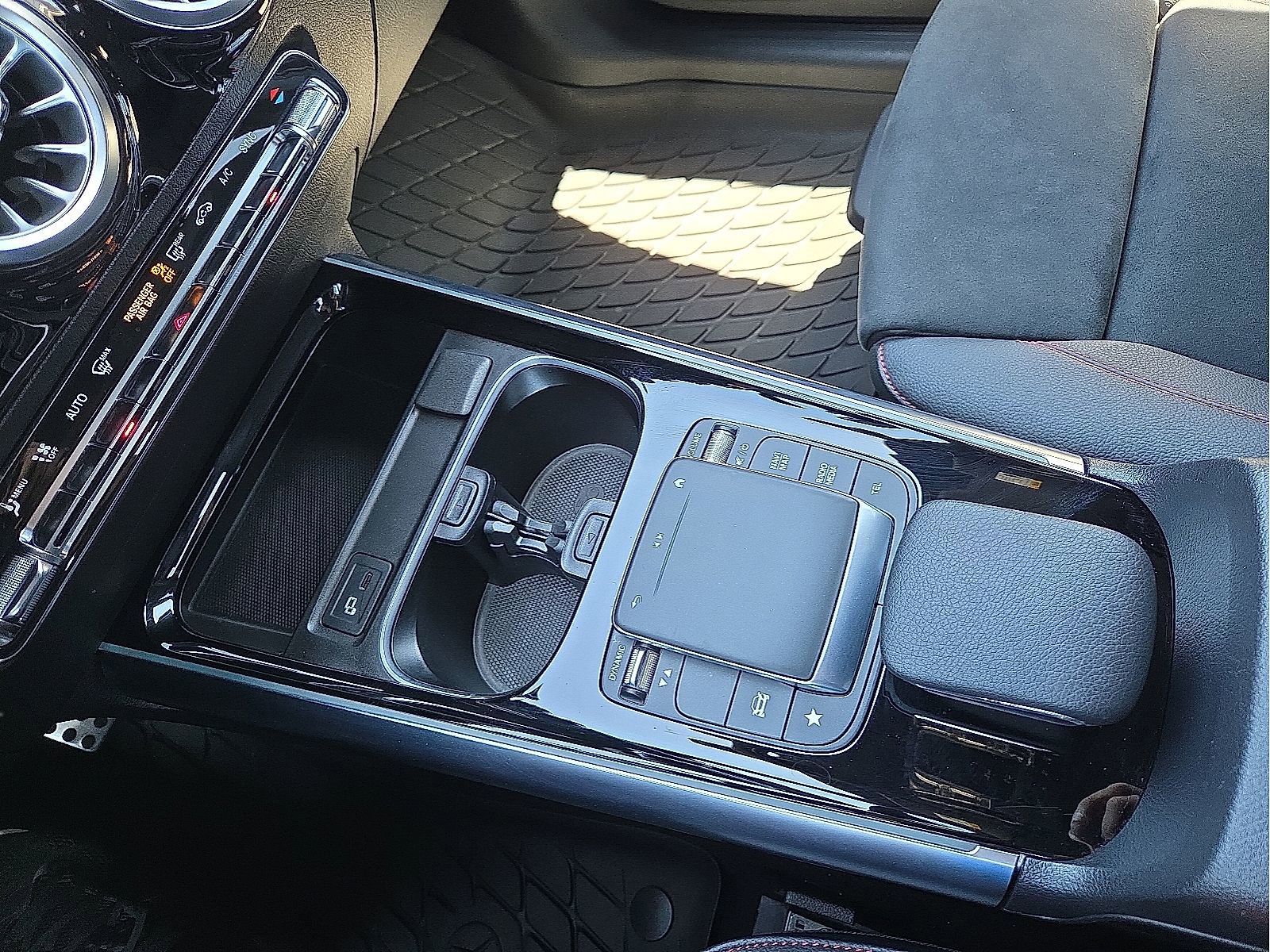 Used 2023 Mercedes-Benz GLA 250 4MATIC image 25