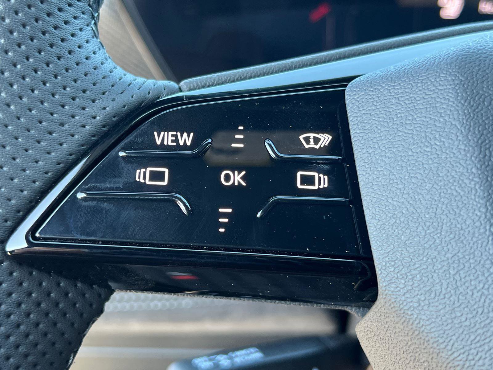 New 2025 Audi SQ6 e-tron Prestige w/ 21" Black Optic Wheel Package image 18