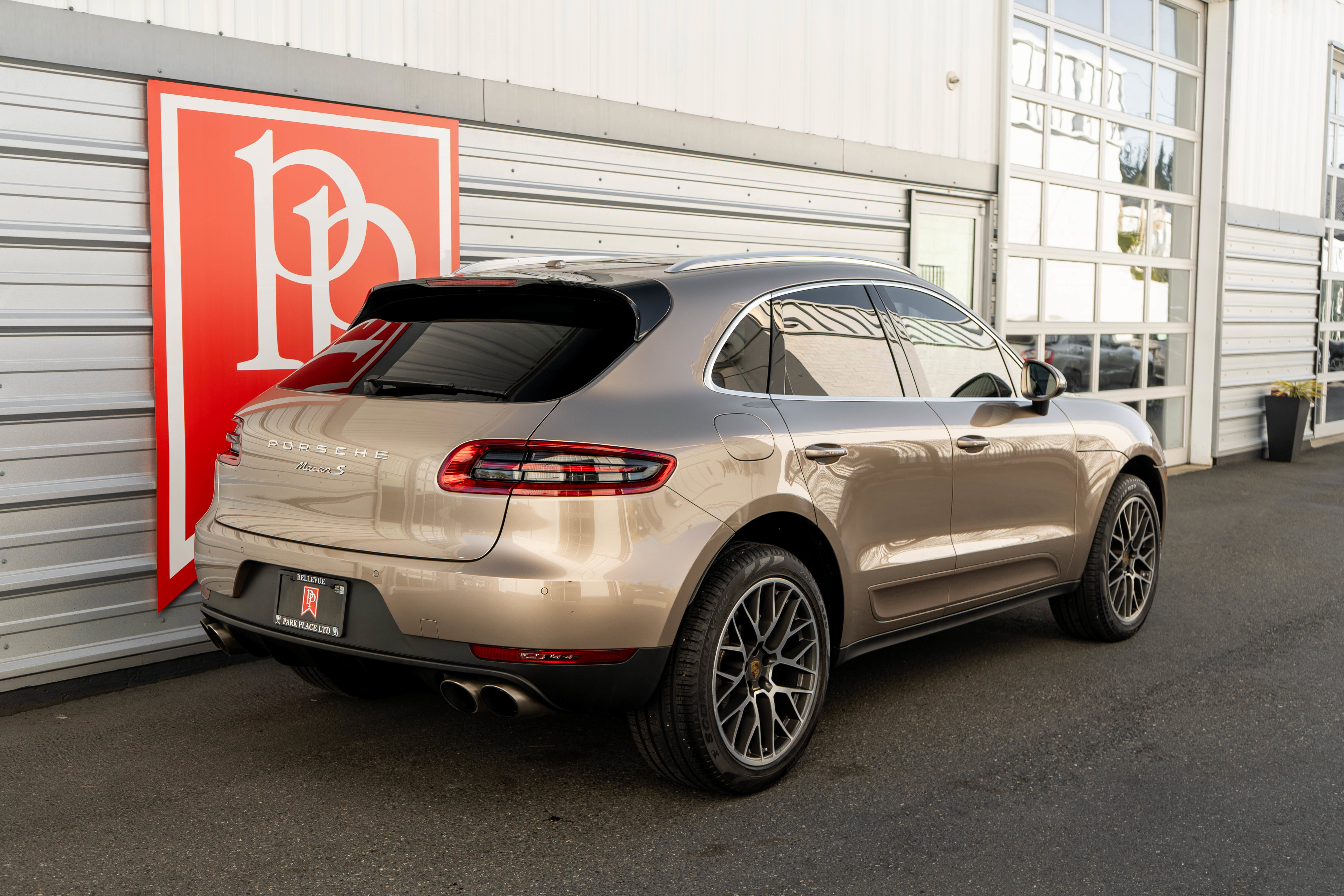 Used 2017 Porsche Macan S w/ Premium Package Plus AWD/4WD image 38