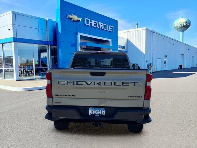 Used 2023 Chevrolet Silverado 1500 Custom Trail Boss w/ LPO, Dark Essentials Package AWD/4WD image 4