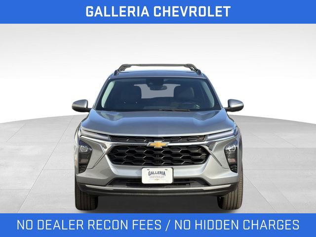 Used 2024 Chevrolet Trax LT w/ LT Convenience Package image 3