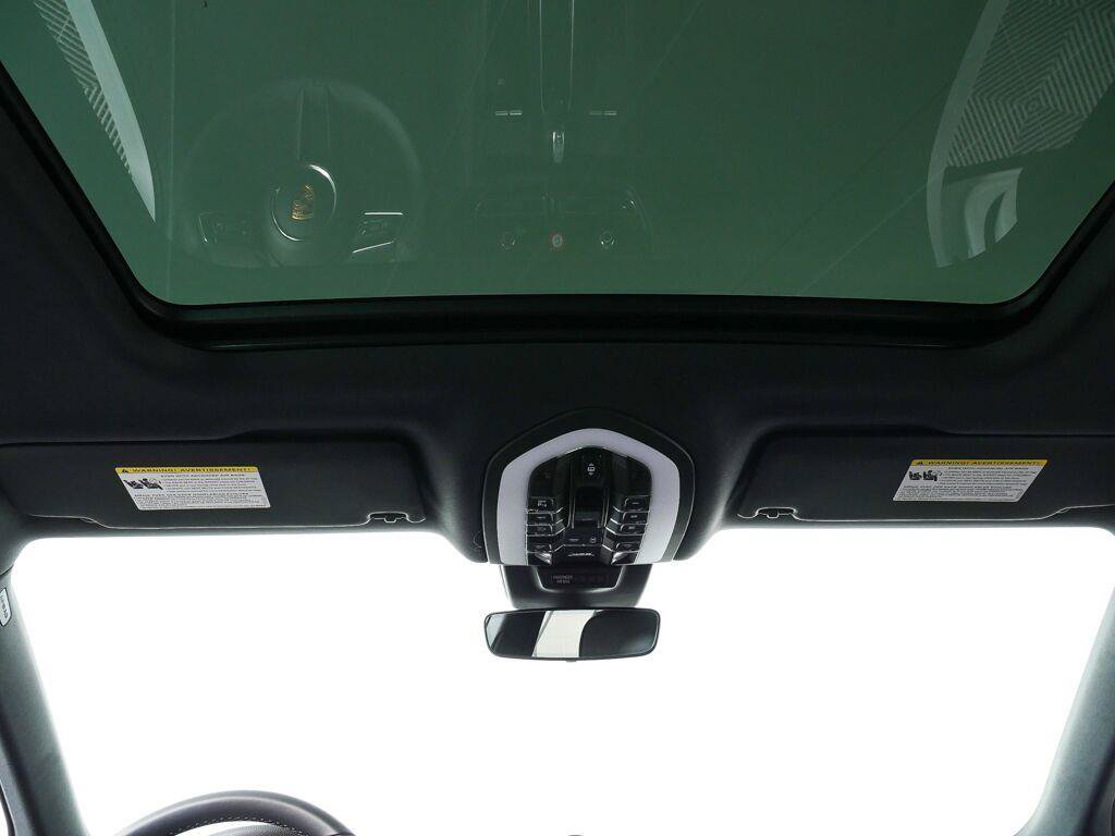Certified 2026 Porsche Macan Turbo AWD/4WD image 19
