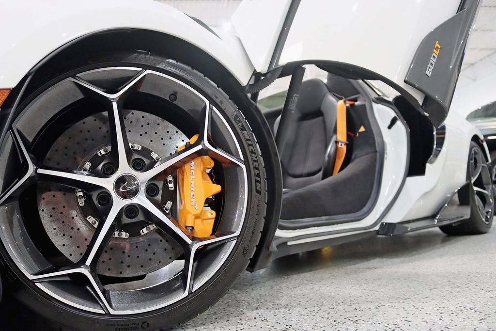 Used 2020 McLaren 600LT Spider RWD image 7