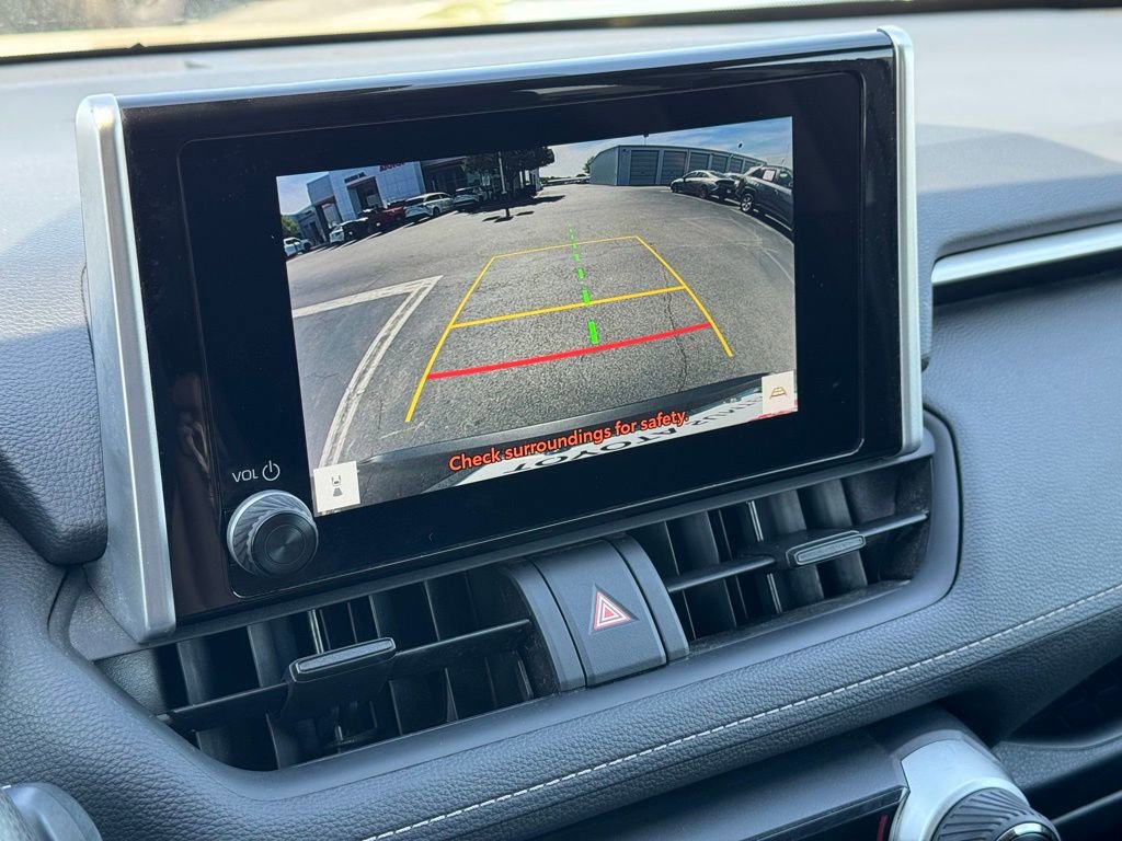 Used 2024 Toyota RAV4 XLE FWD image 30