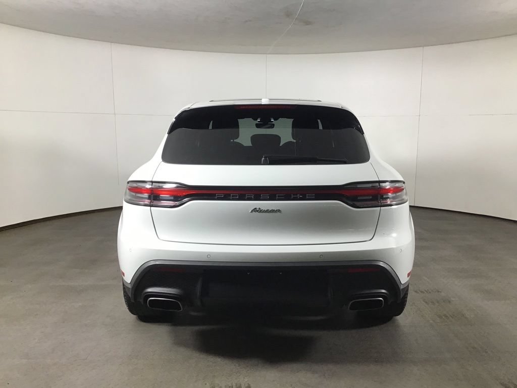 Certified 2024 Porsche Macan AWD/4WD image 6