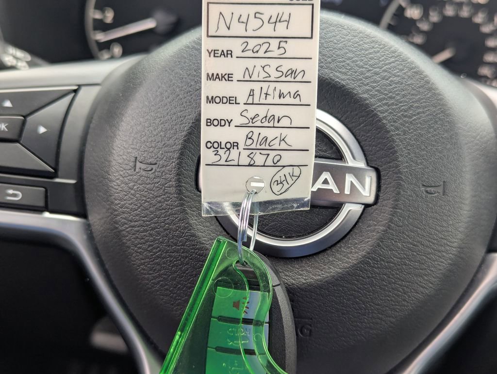 Used 2025 Nissan Altima 2.5 SV AWD/4WD image 35