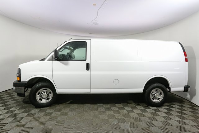 Used 2024 Chevrolet Express 2500 image 6