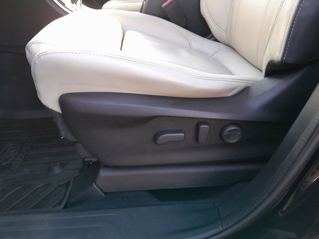 Used 2022 Subaru Ascent Limited image 13