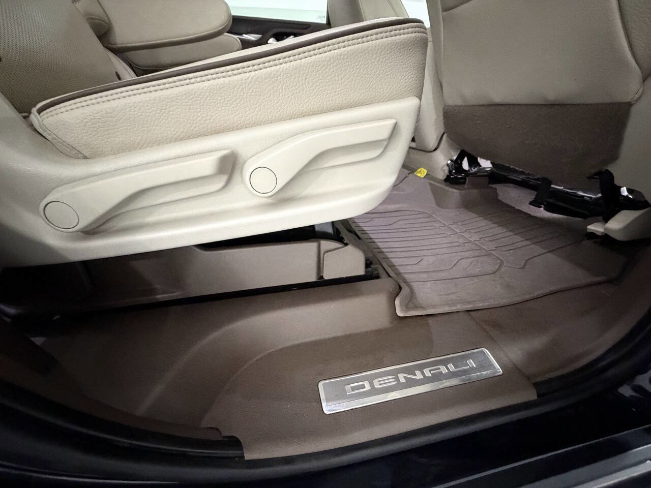 Used 2022 GMC Yukon Denali image 18