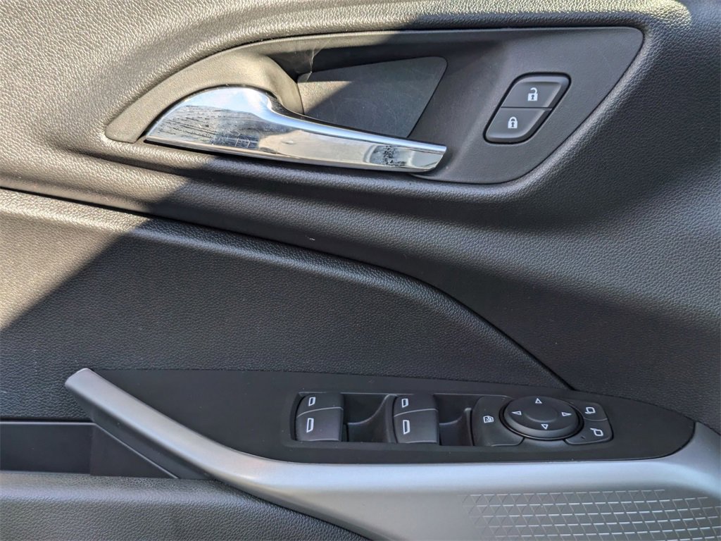 Used 2025 Chevrolet Trax LS image 11