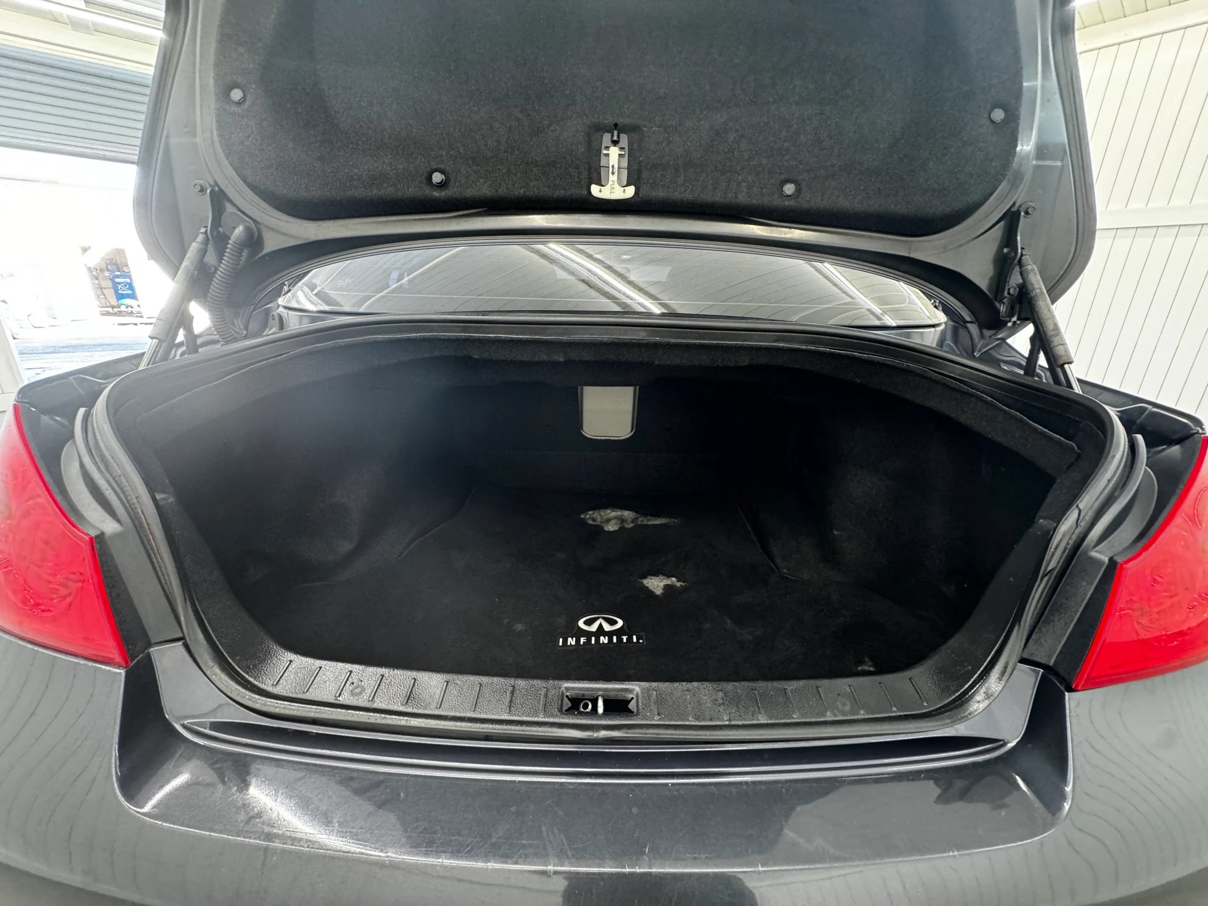 Used 2011 INFINITI G37 x Sedan w/ Premium Pkg AWD/4WD image 21