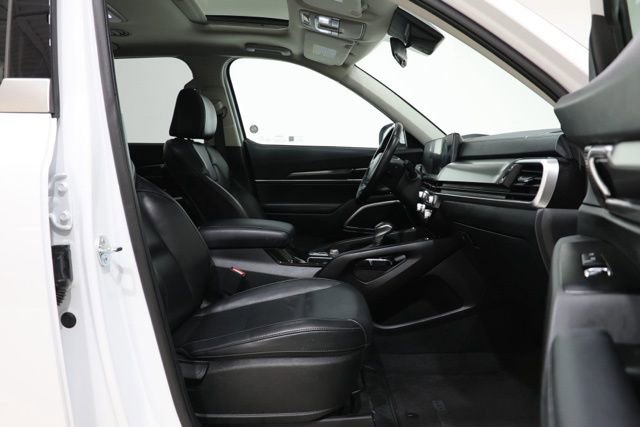 Used 2025 Kia Telluride S FWD image 39