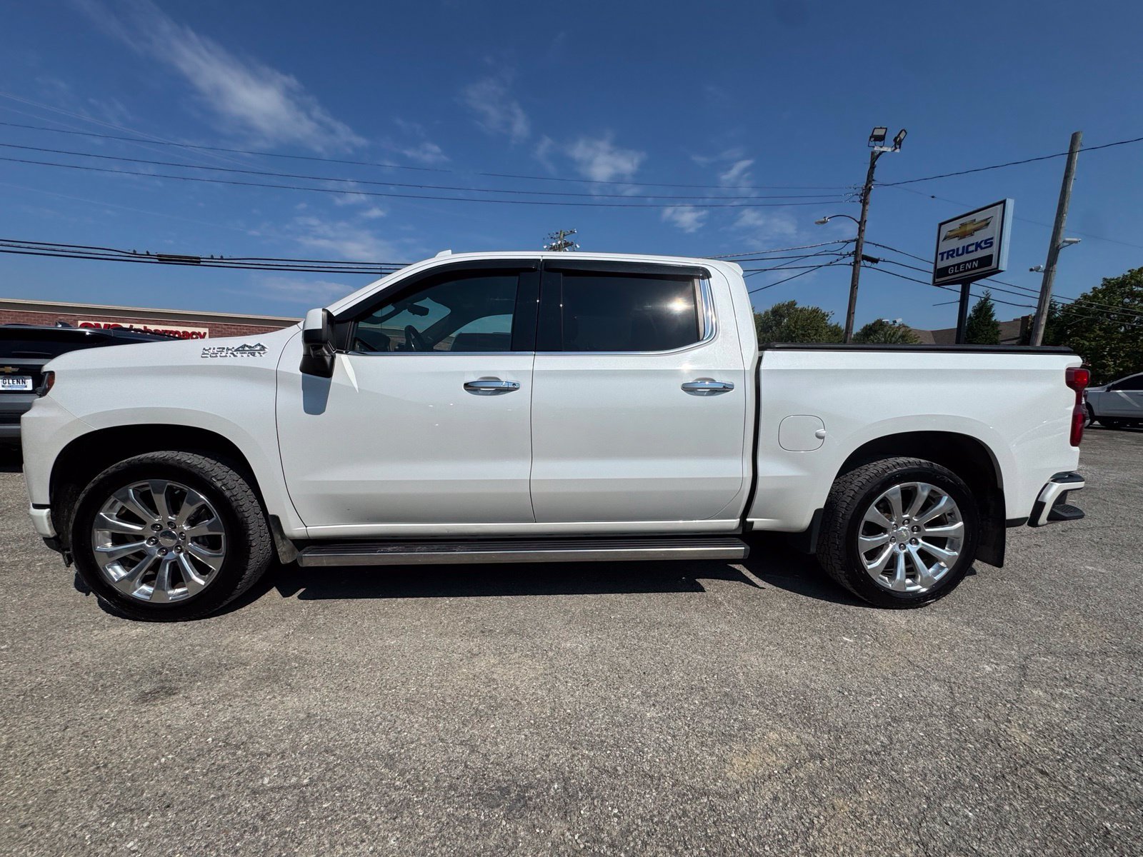 Used 2020 Chevrolet Silverado 1500 High Country w/ Technology Package AWD/4WD image 3