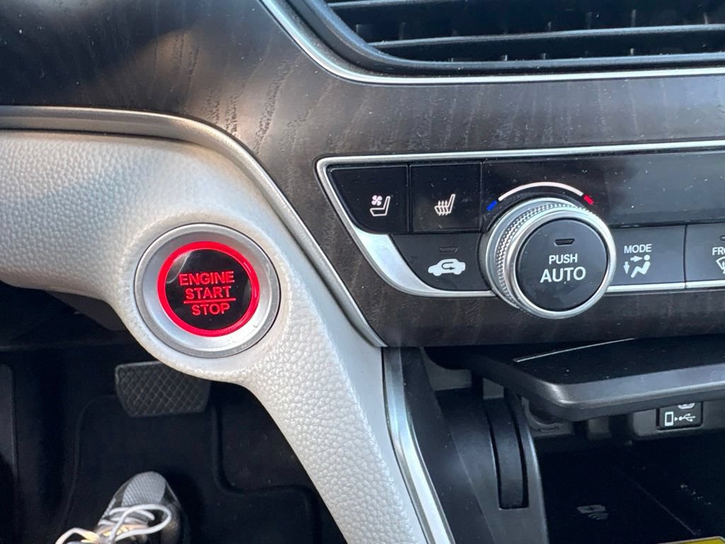 Used 2018 Honda Accord Touring image 6