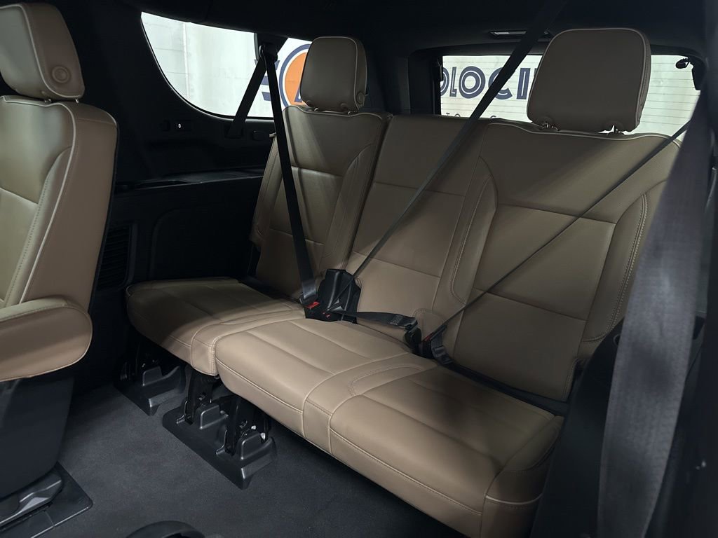 Used 2021 Chevrolet Suburban Premier w/ Premium Package image 23
