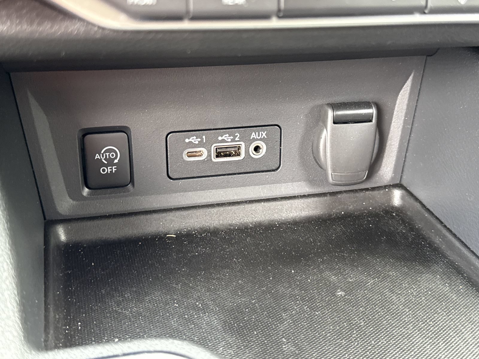 New 2025 Nissan Sentra SV w/ All-Weather Package FWD image 8