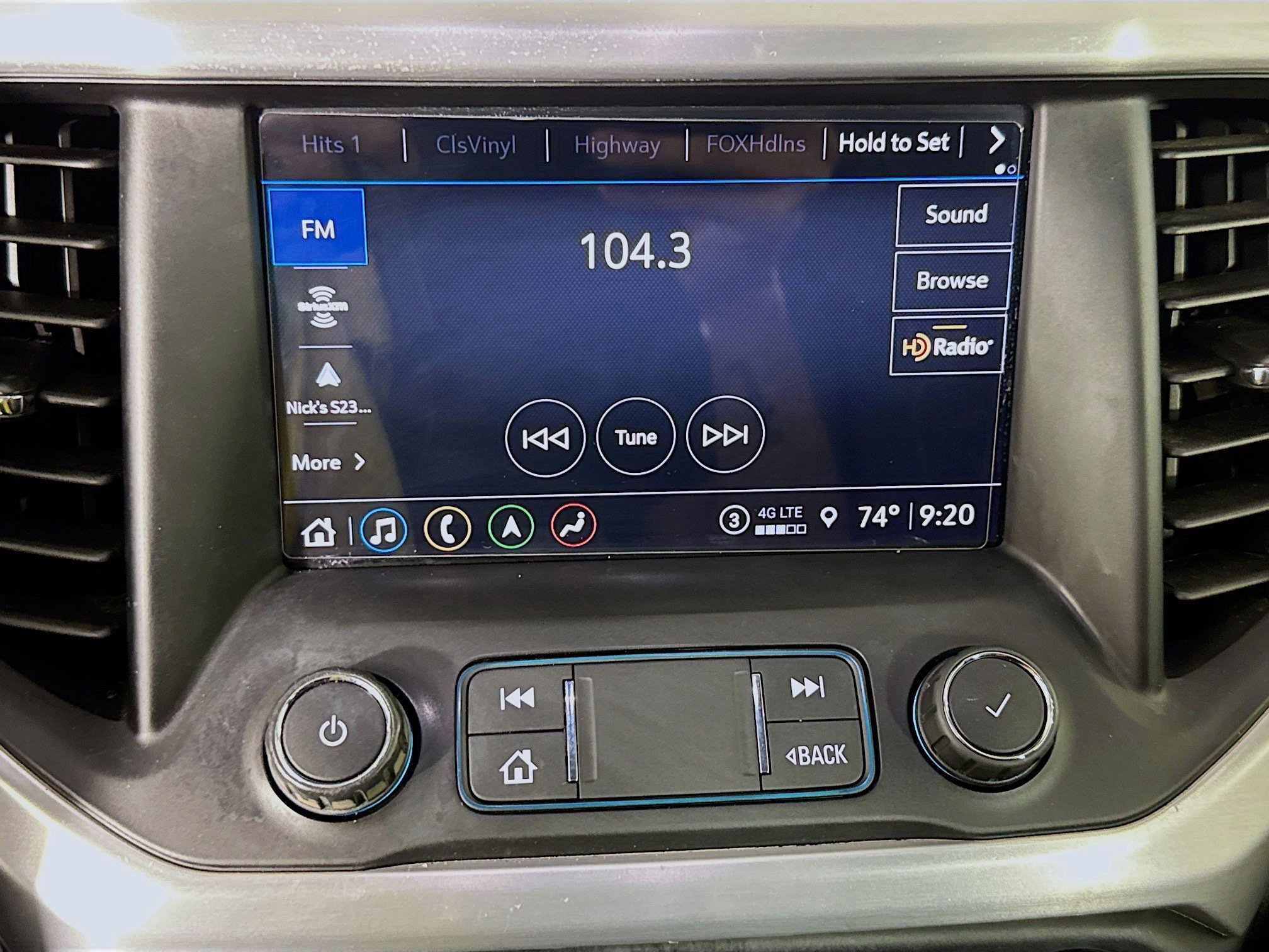 Used 2021 GMC Acadia SLT w/ Elevation Edition image 17