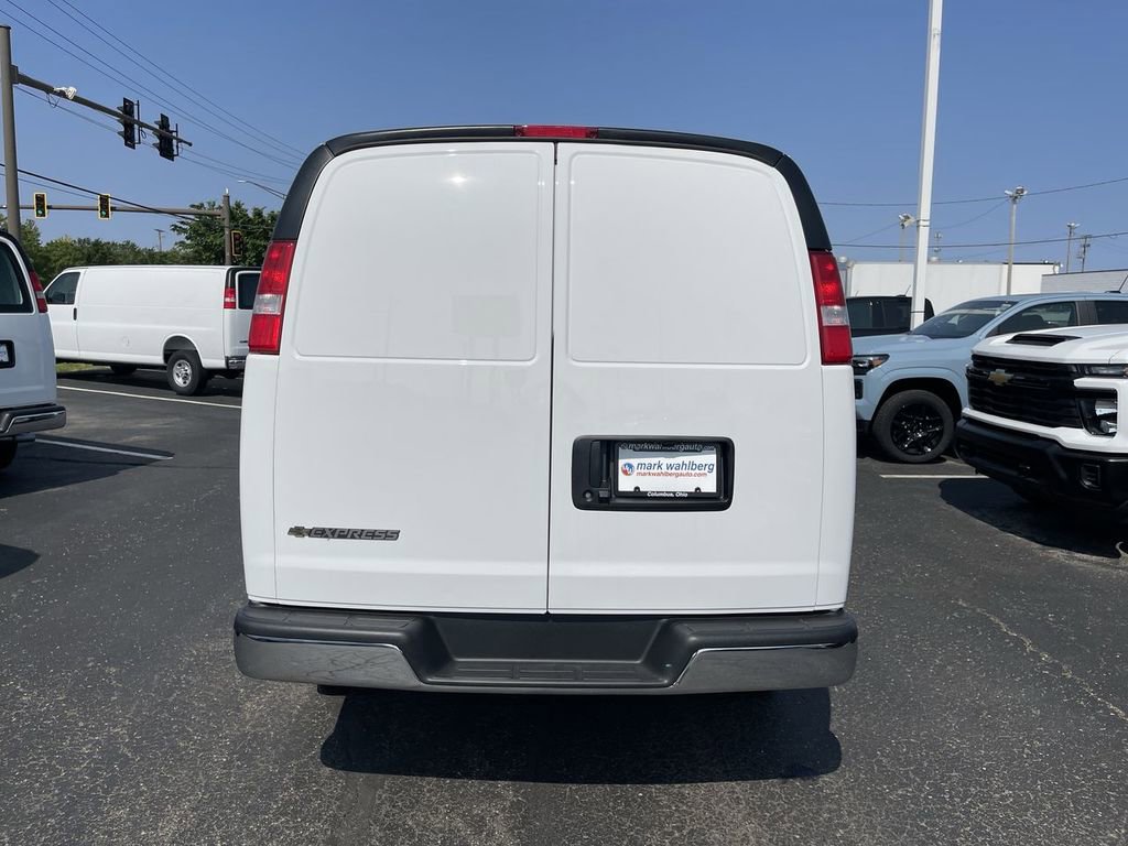 New 2025 Chevrolet Express 3500 Extended w/ Driver Convenience Package image 4