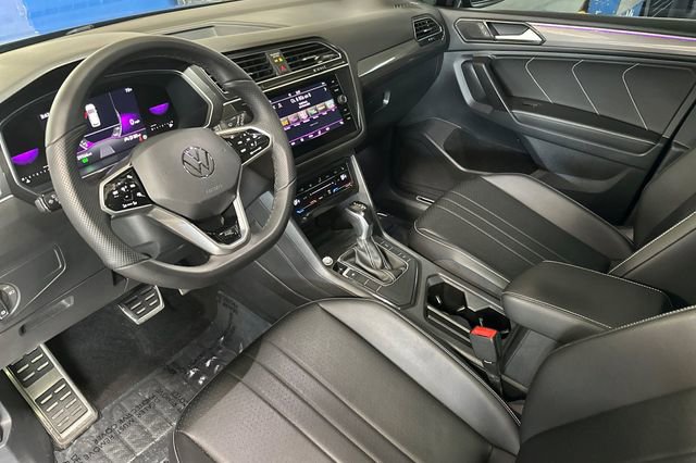 Certified 2022 Volkswagen Tiguan SE R-Line FWD image 12
