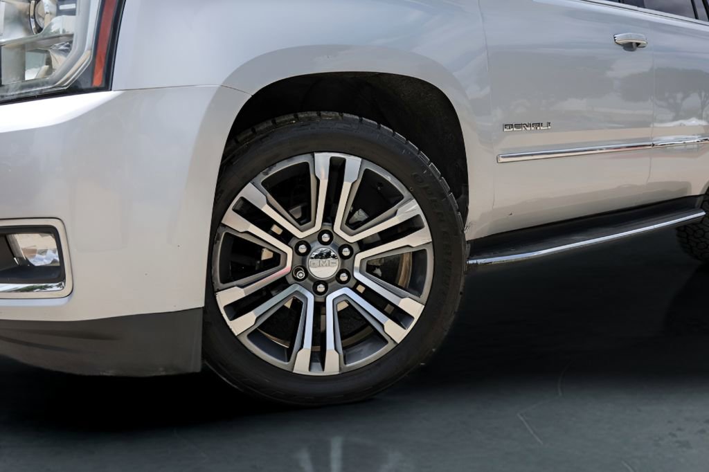 Used 2017 GMC Yukon Denali w/ Open Road Package AWD/4WD image 4