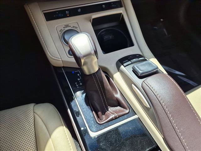Used 2017 Lexus ES 300h w/ Navigation System Package FWD image 12