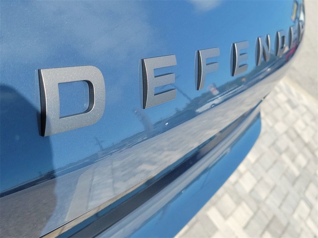 New 2026 Land Rover Defender 110 S image 9