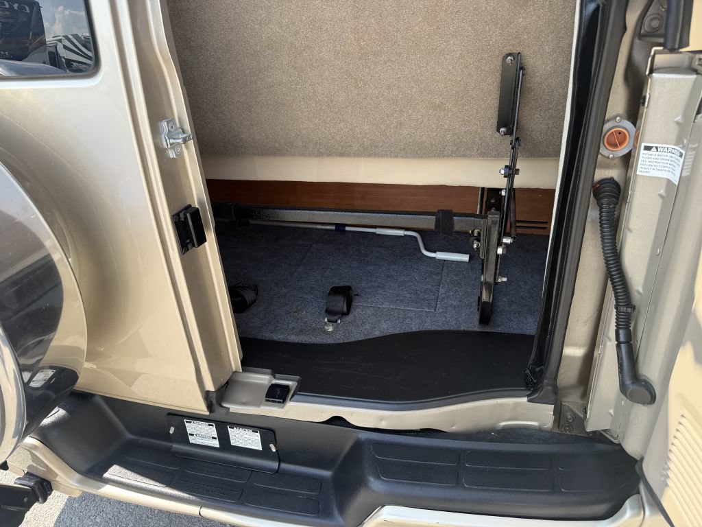 Used 2012 Chevrolet Express 3500 Extended w/ Power Package RWD image 13