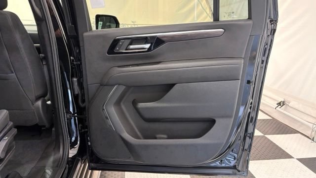 New 2026 Chevrolet Suburban LS w/ Max Trailering Package AWD/4WD image 31