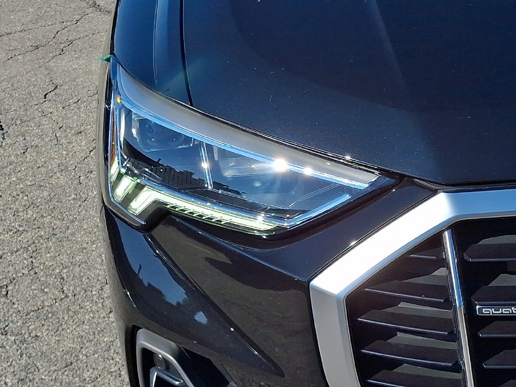Certified 2023 Audi Q3 2.0T Premium w/ Convenience Package AWD/4WD image 9