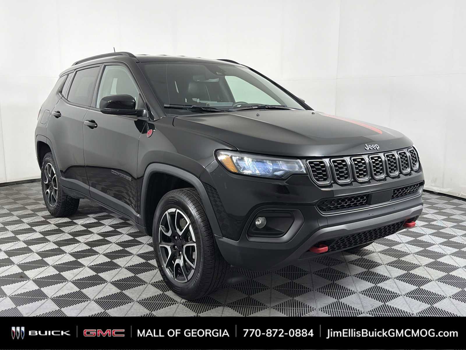 Used 2024 Jeep Compass Trailhawk AWD/4WD image 1