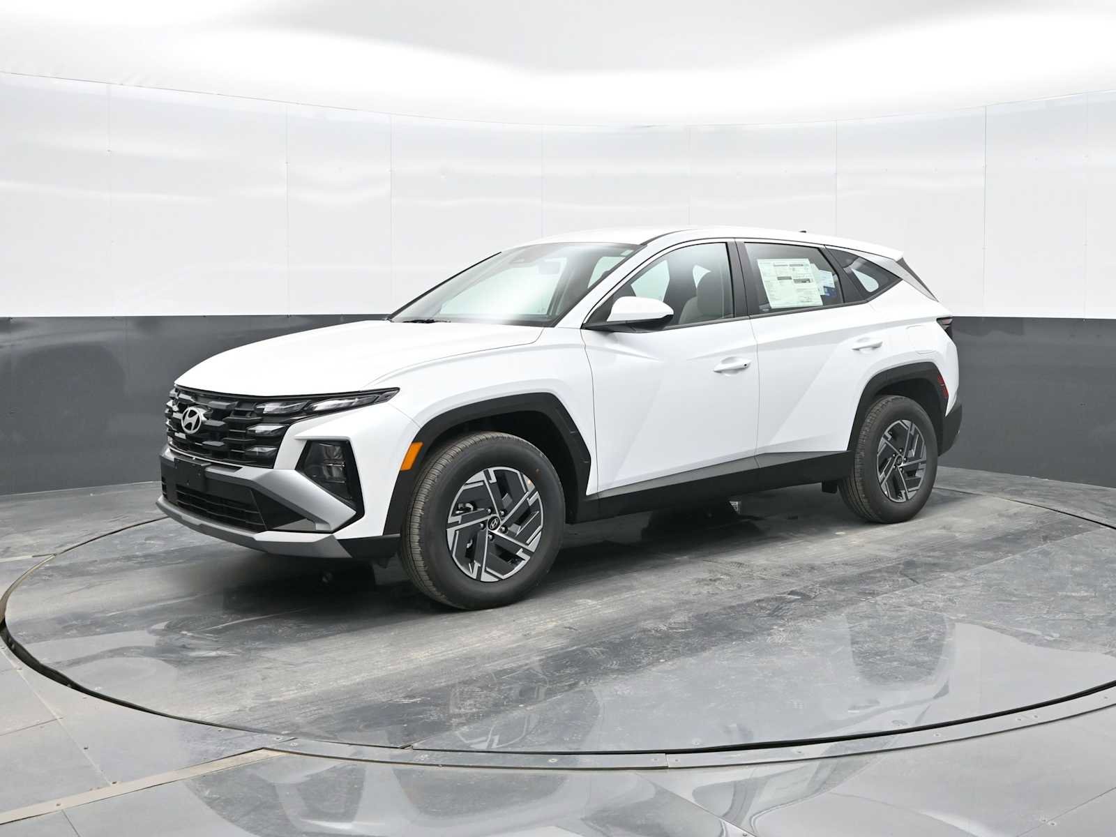 New 2026 Hyundai Tucson Blue SE w/ Tow & Go Package image 4