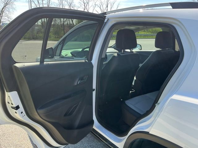 Used 2019 Chevrolet Trax Premier image 16