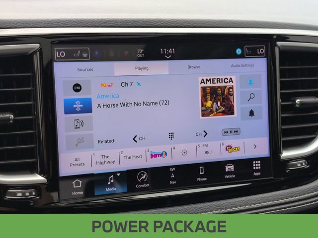 Used 2025 Chrysler Pacifica Limited image 22