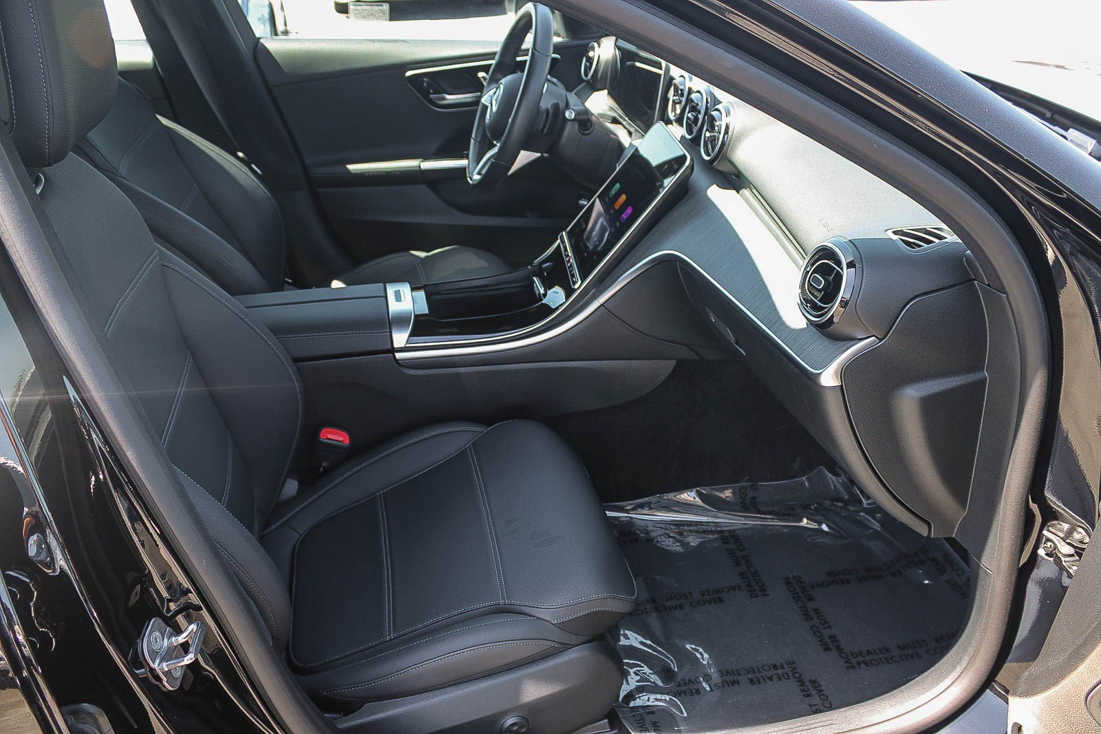 Used 2025 Mercedes-Benz C 300 Sedan image 17