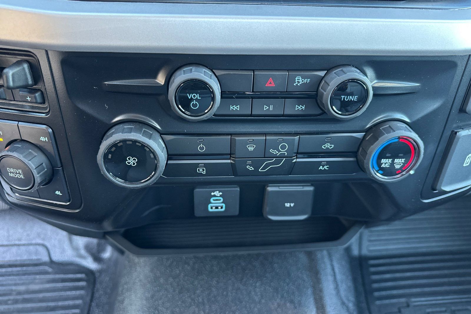 New 2026 Ford F350 XL w/ XL Chrome Package image 18