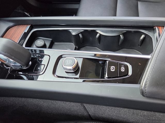 Certified 2023 Volvo XC60 B5 Plus FWD image 36